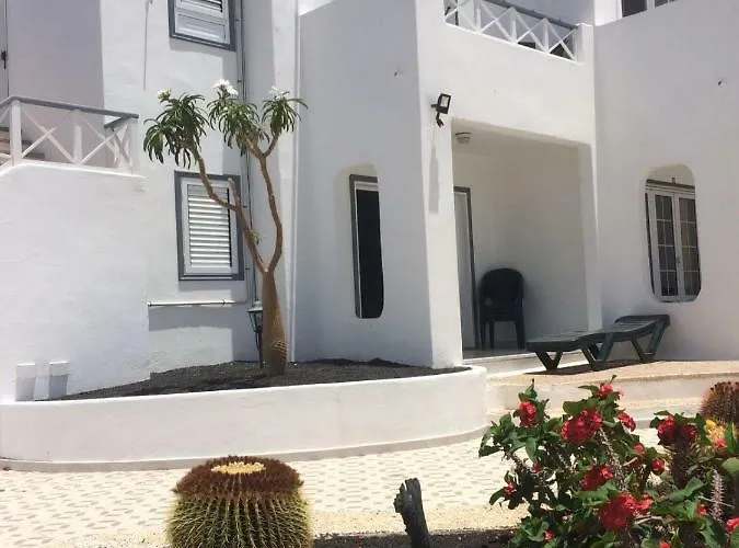 アパート Panelos B1 *